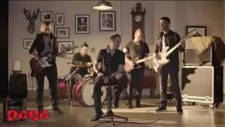 Eski Ev Yolunda Giden