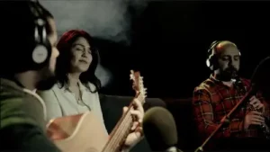 Esra Öztürk Ellerini Çekip Benden Albüm Kapağı