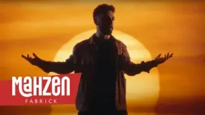 Eza Tattoolu Bebek Albüm Kapağı