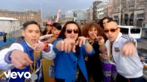 Far East Movement Live My Life Ft Justin Bieber Albüm Kapağı