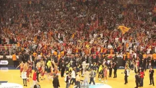 Fenerbahçe Köpeğine Üçlük Sonrası Mola Bbl Final Gs Fb 2014