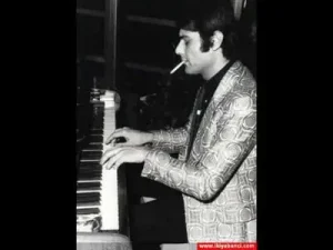 Ferdi Özbeğen Bir Şarkımız Vardı Albüm Kapağı