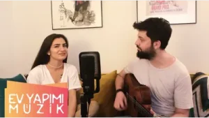 Feride Hilal Akın Sana Saklandı Ruhum Albüm Kapağı