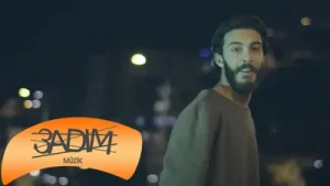 Flyboi Mahallem Üşüyor Albüm Kapağı