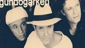 Grup Gündoğarken Gibi Gibiyim Albüm Kapağı