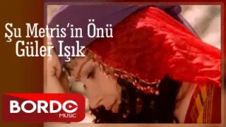 Güler Işık Şu Metrisin Önü