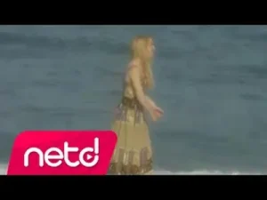 Güllü – Oyuncak Gibi Albüm Kapağı