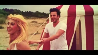 Hande Yener Alt Dudak