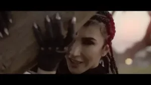 Hande Yener Bakıcaz Albüm Kapağı