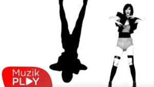 Hande Yener Hayrola
