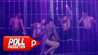 Hande Yener Mor