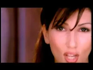 Hande Yener Yalanın Batsın Albüm Kapağı