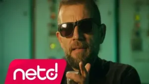 Hasan Özdemir Yürüyorum Dikenlerin Üstünde Albüm Kapağı