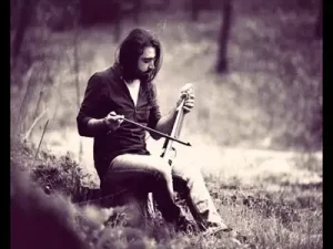 Hasret Uzun Bir Yol Albüm Kapağı