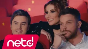 İrem Derici Çok Sevmek Yasaklanmalı Albüm Kapağı