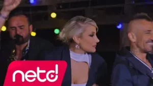 İrem Derici Sevmek Bizim İşimiz Albüm Kapağı