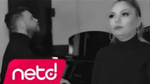 İzel Feat Sinan Akçıl Kararsızım Albüm Kapağı