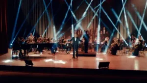 İzmir’in Dağlarında Çiçekler Açar Albüm Kapağı