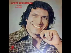 İzzet Altınmeşe Aramızda Dağlar Var Albüm Kapağı