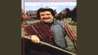 İzzet Altınmeşe Aşağıdan Bir Yel Esti