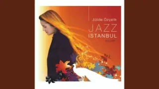 Jülide Özçelik Anan Var Midur