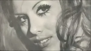 Kamuran Akkor – Beni Yalnız Bırakma