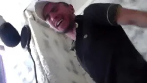 Karamsar Şair İbret Olsun Yaşantım Sözleri Albüm Kapağı