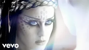 Katy Perry E.T. Albüm Kapağı