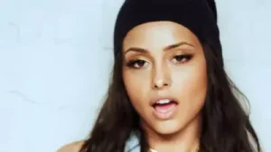 Lariss Dale Papi Albüm Kapağı
