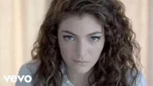 Lorde Royals Albüm Kapağı