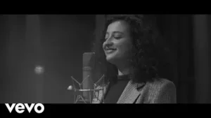Melike Şahin Kilitli Kapılar Açılssa Ft Hakan Taşıyan Albüm Kapağı