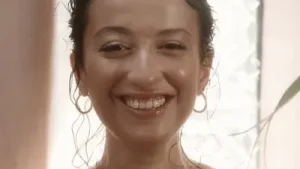 Melike Şahin Öpmem Lazım Albüm Kapağı