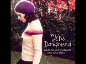 Melis Danişmend Ufak Tefek Notlar Albüm Kapağı