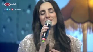 Merve Yavuz Divane Aşık Gibi