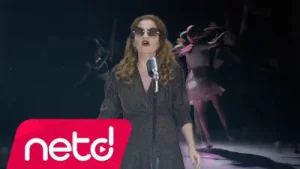 Merve Yılmaz Siyah Albüm Kapağı