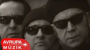 MFÖ – Sakın Gelme Albüm Kapağı