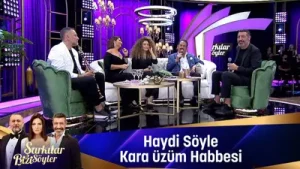 Mona Gülümse Albüm Kapağı
