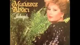 Muazzez Abacı Düşen Sarı Yapraklara