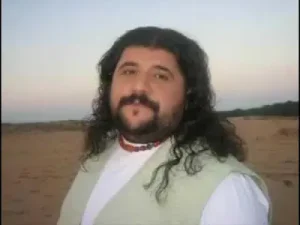 Mustafa Özarslan Armut Ağacına Yaslanmayasın Albüm Kapağı