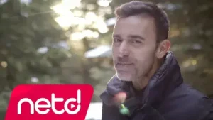 Mustafa Sandal Aşk Kovulmaz Albüm Kapağı