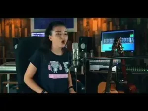 Nahide Babashli Elfida Albüm Kapağı