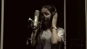 Naz Ölçal Yoksun Akustik Albüm Kapağı