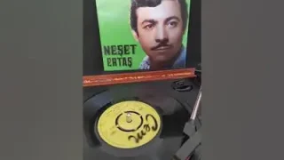 Neşet Ertaş Güvercin Damında Oturur