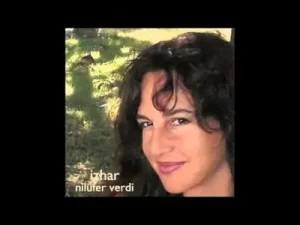 Nilüfer Verdi Kara Toprak Albüm Kapağı