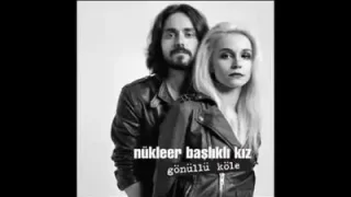 Nükleer Başlıklı Kız Gönüllü Köle
