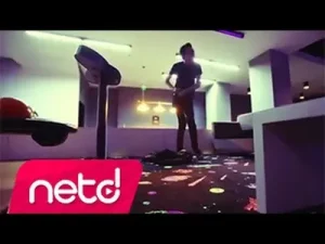 Nükleer Başlıklı Pişman Değilim Albüm Kapağı
