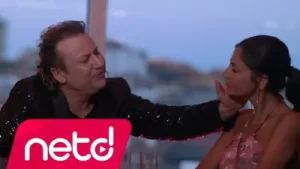 Onur Akay İstanbul’a Küskünüm Albüm Kapağı