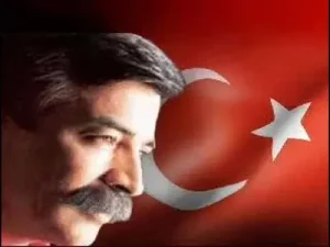 Ozan Arif Kimlik Albüm Kapağı