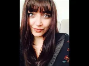 Özge Ertal Bir Derdim Var Albüm Kapağı