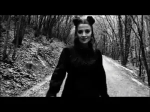 Özlem Akgüneş Dünyanın En Uzun Cümlesi Albüm Kapağı